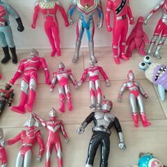 ウルトラマンや仮面ライダーなどの画像