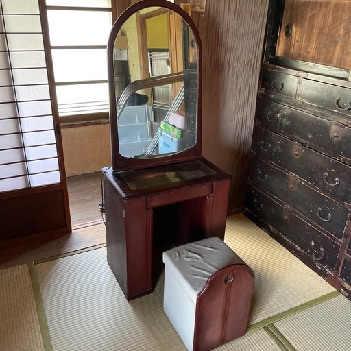 アンティーク\nドレッサー