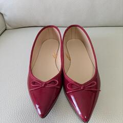赤フラットシューズの画像