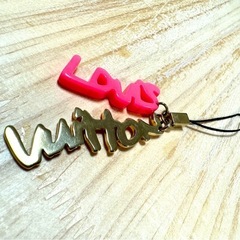 LOUIS VUITTON アクセソワール テレフォンヌ グラフィティ