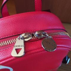 GUESS  リュックの画像