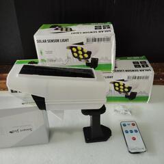 🌟お取り引き完了‼️⭐️新品 ①リモコン付き ソーラー センサーライト❗️の画像