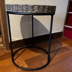 花置き台　下にもゴミ箱やお花置けます　約40 × 40センチ