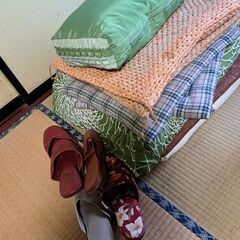 座布団　スリッパ
