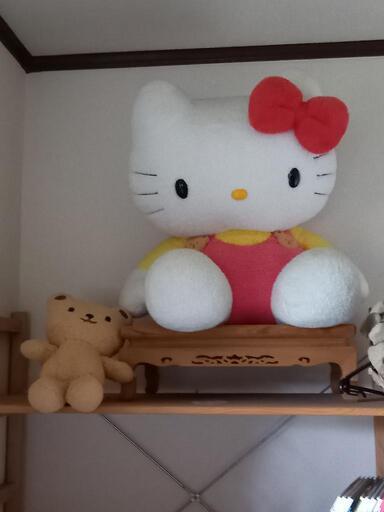 キティちゃんジャンボぬいぐるみとクマのぬいぐるみセット