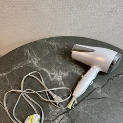 ドライヤー　モノクローム