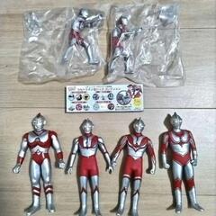 ウルトラマン ディアゴスティーニ&ソフビ&キーホルダー&バッジセットの画像