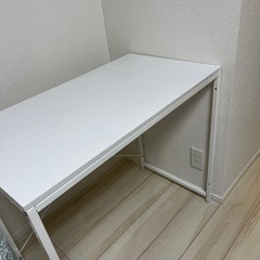 ホワイトデスク