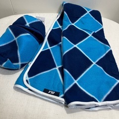 【お取引き中】　非売品 !! 未使用品 TOURSTAGE ツアーステージ フリース ブランケット ゴルフ防寒 防寒 寒さ対策 毛布 持ち運びブランケット 折り畳みブランケット の画像