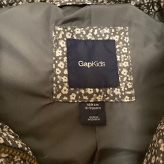 120〜130 袖なしジャンパー　花柄　gapの画像