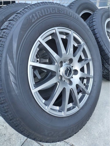 ブリヂストンスタッドレス　215/65/R16