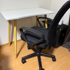 【10/6までの出品】デスク&チェアの画像