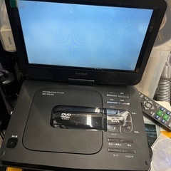 ポータブルDVDプレーヤー　リモコン付きの画像