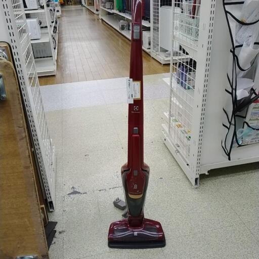 Electrolux コードレス充電式掃除機 TJ7732