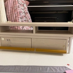 伸縮性テレビボード