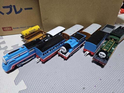 プラレール トーマス トミカ