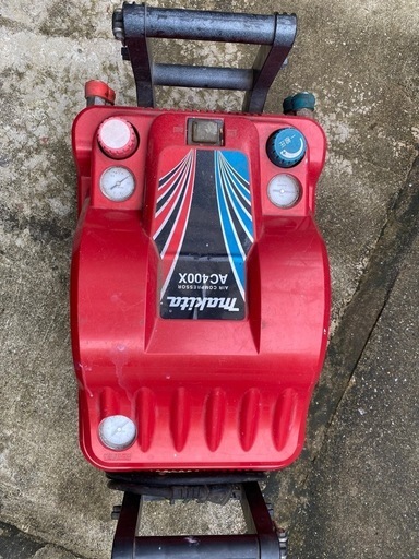 マキタ　エアーコンプレッサー