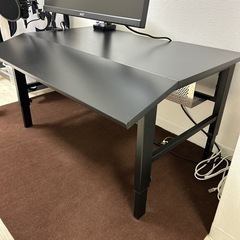 ゲーミングローデスクの画像