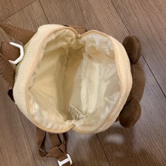 幼児用のクマのリュックの画像
