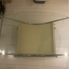ガラステーブルの画像