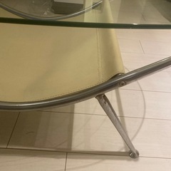 ガラステーブルの画像