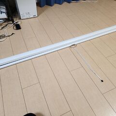 イーサプライ　プロジェクタースクリーン