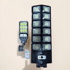 （決まりました）①新品　明るい　人感センサー付き　ソーラーＬＥＤ...