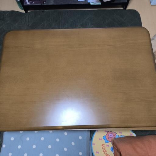 テーブル