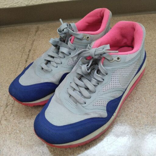 NIKEエアスニーカー23.5センチ