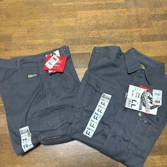 ワークマンのシャツとズボン
