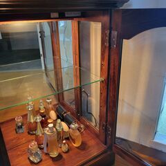 カリモク　ミラーキャビネットの画像