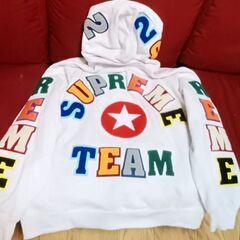 ★タイムセール★シュプリーム☆完売☆パーカー☆大人気☆美品☆