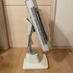 【最終値下げ】ダイキン遠赤外線電気ストーブの画像