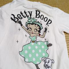 BettyTシャツの画像