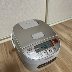 象印　炊飯器