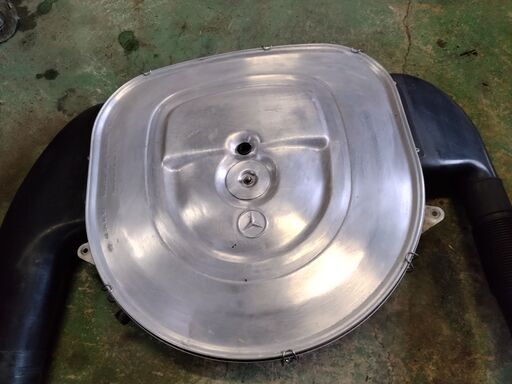 Mベンツ126-560エンジン用左右エヤー取り出しダクト付き