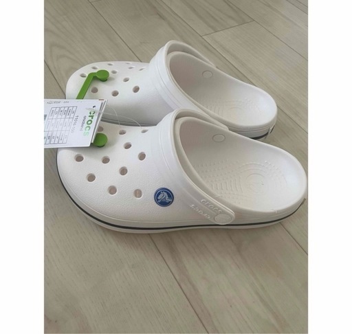 【新品】クロックスCLASSIC CLOG ホワイトM4W6 22.5cm
