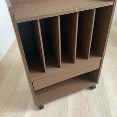 ニトリ　教科書　ラック　ブラウン
