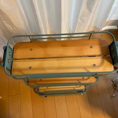 隙間収納棚の画像