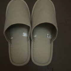【値下げ】無印良品　左右兼用スリッパ　XLサイズ(26.5cm〜28cm) ベージュ色　半日履いただけ　一足の画像