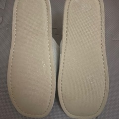 【値下げ】無印良品　左右兼用スリッパ　XLサイズ(26.5cm〜28cm) ベージュ色　半日履いただけ　一足の画像
