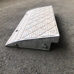 ②アイリスオーヤマ　幅６０センチ高さ１０センチタイプ段差プレートの画像