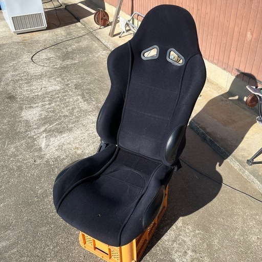 セミバケットシート