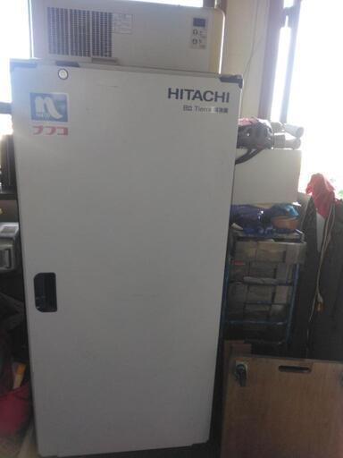 日立製作所製、玄米保管庫