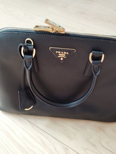 最終値下げ！明日で終了！超お買い得！　美品　PRADA　プラダ　鞄　ハンドバッグ