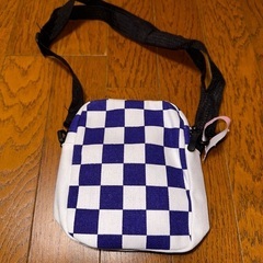 未使用新品 - かわいいチェック柄スクエアバッグの画像