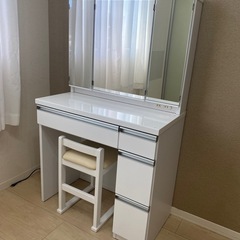【本日中の受け取りで500円引き！】ニトリのドレッサー