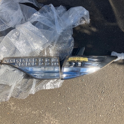 エスティマハイブリッド テールランプ