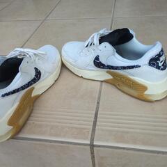 NIKE ナイキ W AIRMAX EXCEE の画像