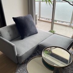 グレーのソファ オットマン クッション